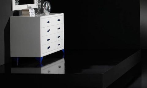 Cómoda de dormitorio de diseño con 4 cajones